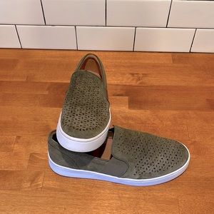 Vionic Kani Green Suede Perforated Slip-on SneakersSz 9